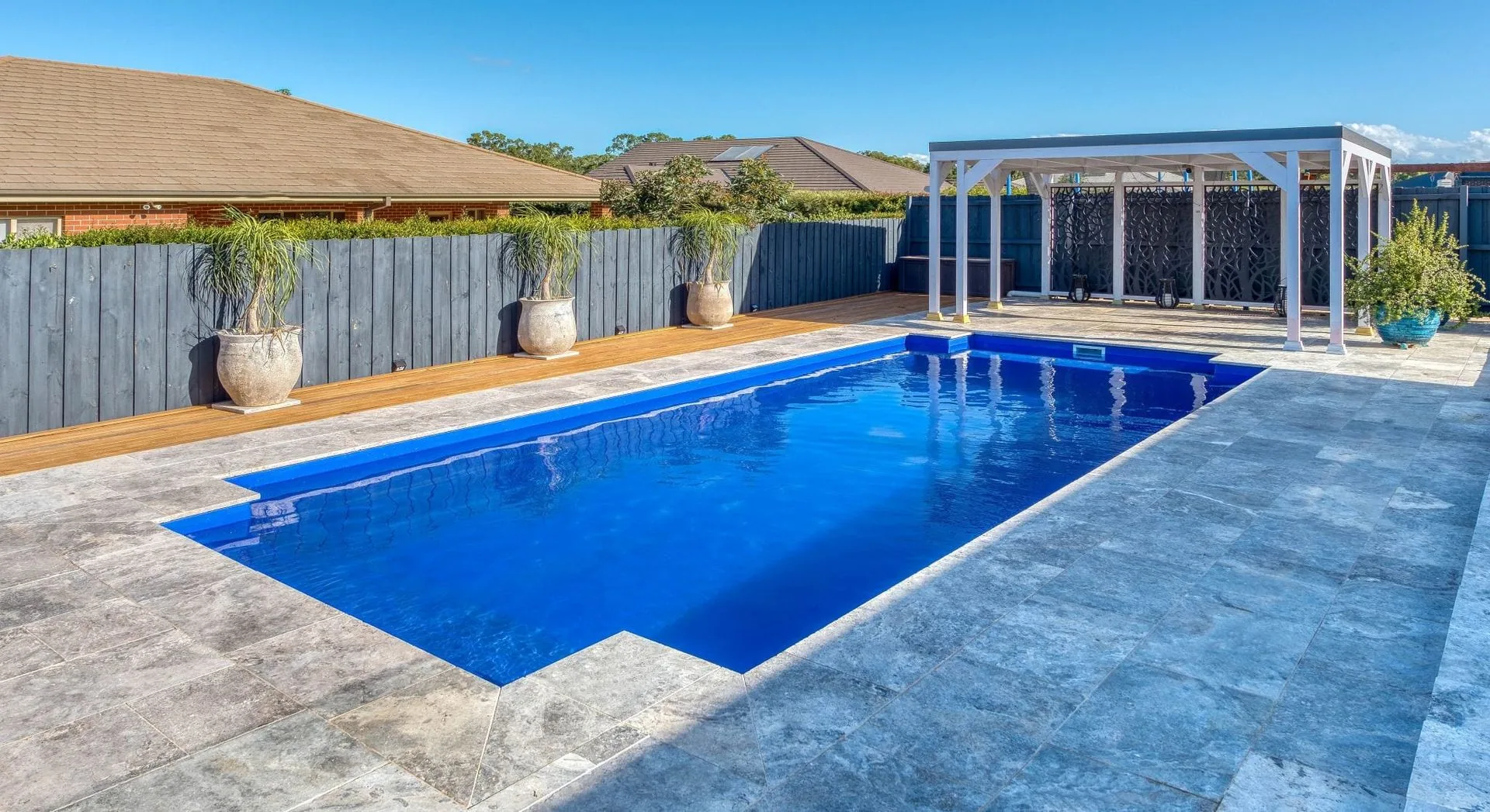 Long rectangular pool suitable for swimming laps