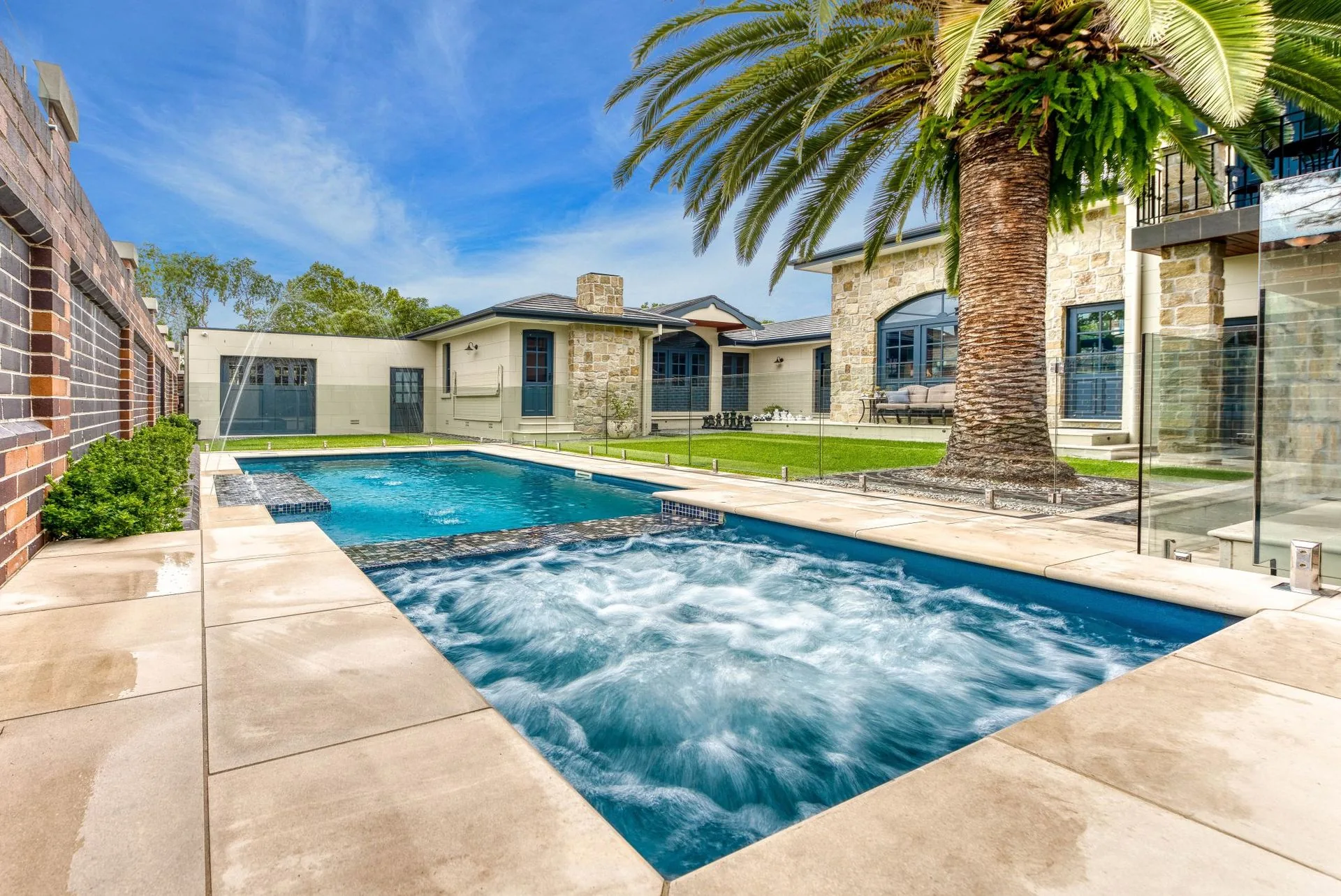 Existing pool suited to a renovation